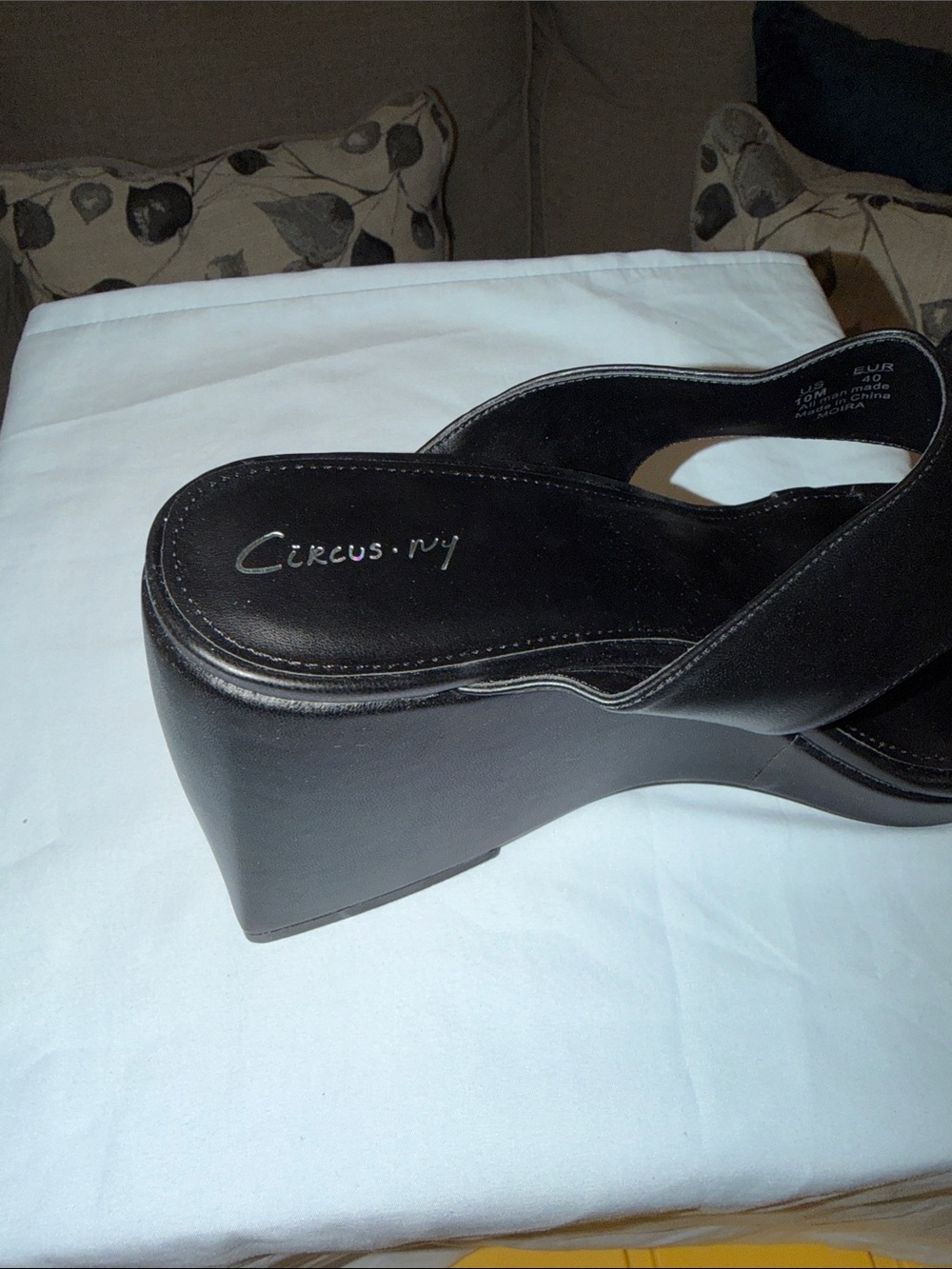 Circus by Sam Edelman Black Wedge Thong Sandal — Smooth Slip-On - Picture 6 of 7